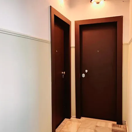 70 Steps B, 50 Meters From Dimokratias Metro Station * Thessaloníki