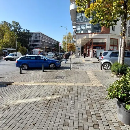 アパート 70 Steps B, 50 Meters From Dimokratias Metro Station テッサロニキ